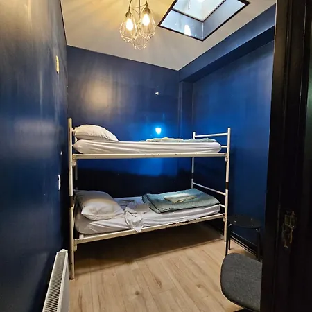 Orfeo Hostel *