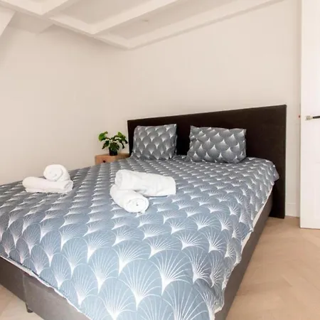 Cozy One Bedroom At Centrum Apartmán