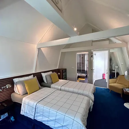 Nocleg ze śniadaniem 4 Guestrooms 3*