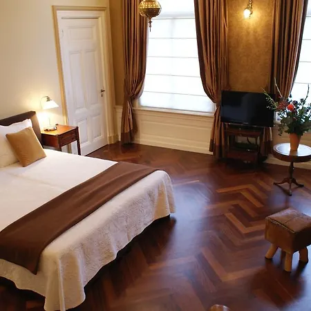 Hotel Museum 4*
