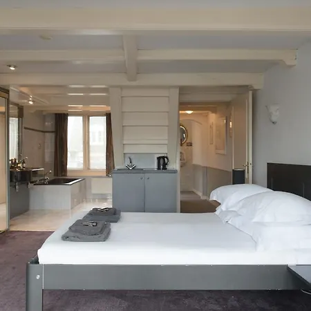 Double Floor Canal Estate Gasthof