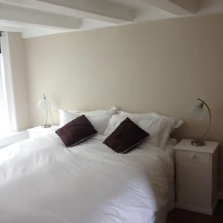 Couette-café Bij Tijn Op De Gracht Amsterdam