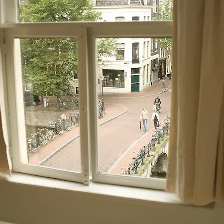 Bed & Breakfast Miauw Suites, Canal View City Centre Amsterdam
