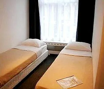 The Townhouse 2*