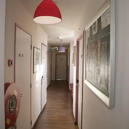 Hotel Budget Tourist