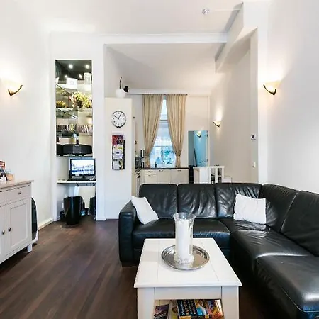 Lovely Canal Apartment *