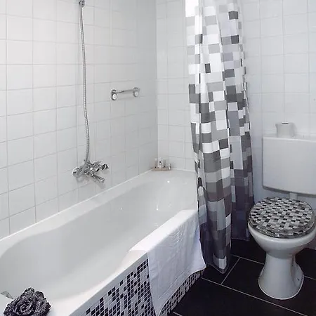 Rembrandt Hotel 2*