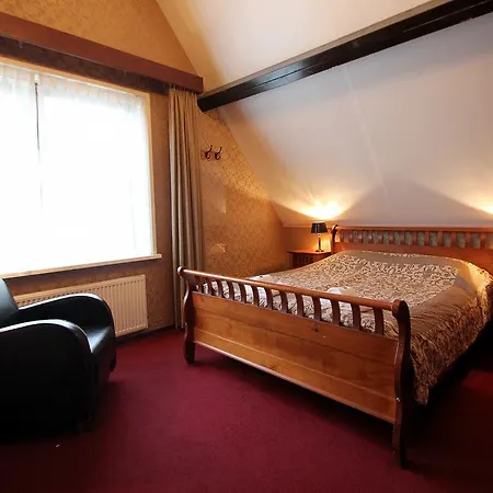 Hotell Village 3*