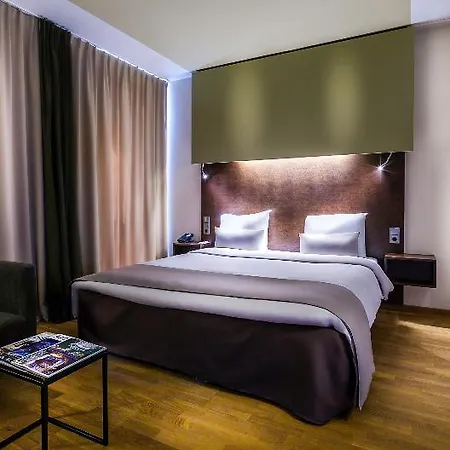Dutch Design Artemis Hotel 4*