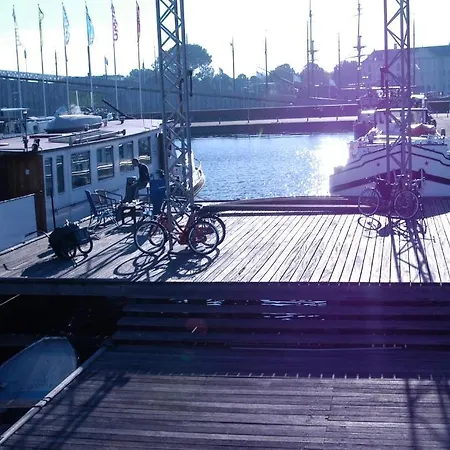 Botel Passengership Avanti