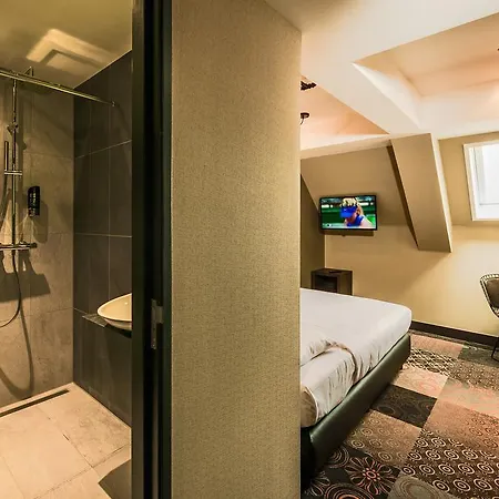 The Alfred 3*