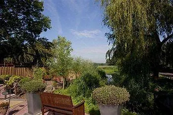 Village Hotell 3*