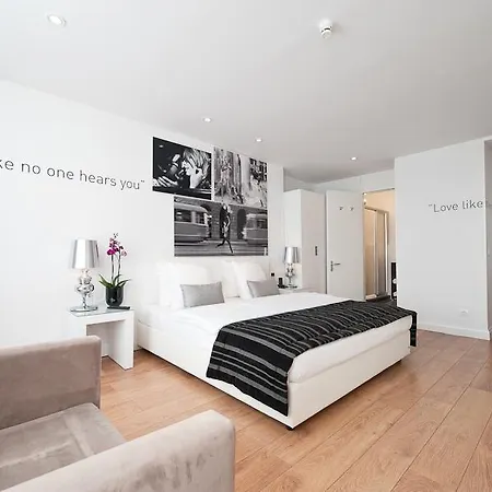 Hotel Max Brown Museum Square, Part Of Sircle Collection 3*
