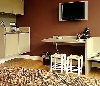 Weber Studio's 2*
