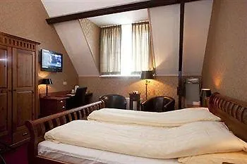Hotell Village 3*