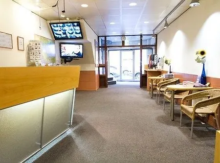Ben Centre Hotel *