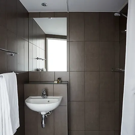 The Social Hub West Hotel 3*
