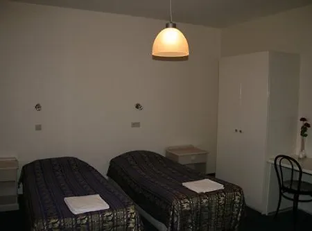 Hotel 83 2*