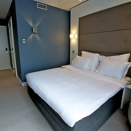 Hotel Jl No76 4*