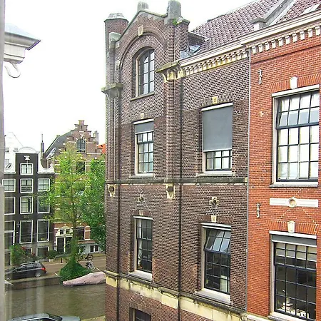 Loft Leidsegracht Bed and breakfast