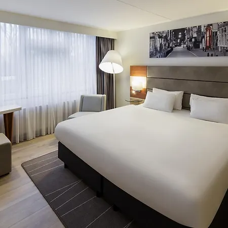 Mercure West 4*