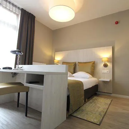 Apple Hotel
