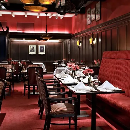 Hotel De Roode Leeuw 4*