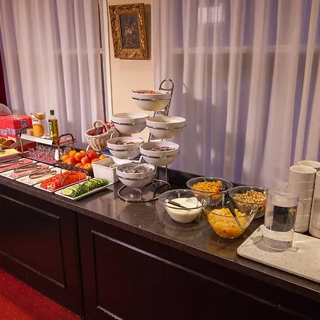 Hotel De Paris 3*