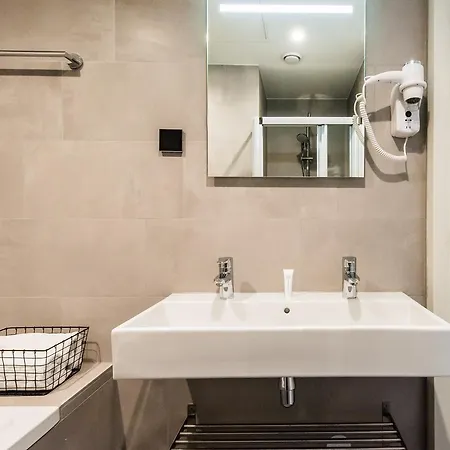 Yays East By Numa 4*