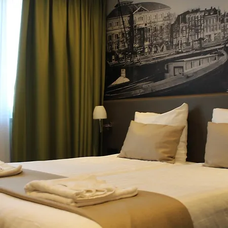 Royal Hotel