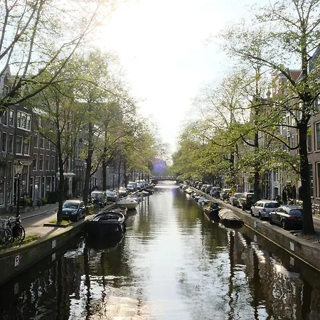 Bed & Breakfast La Vie En Roos Amsterdam