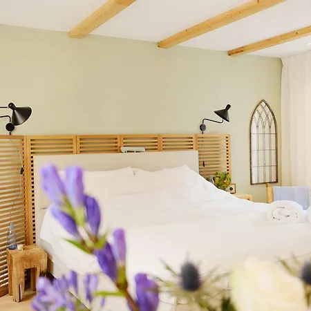 La Vie En Roos Bed & Breakfast *