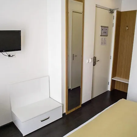 Larende Hotell 3*
