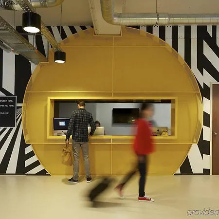 The Social Hub West Hotel 3*