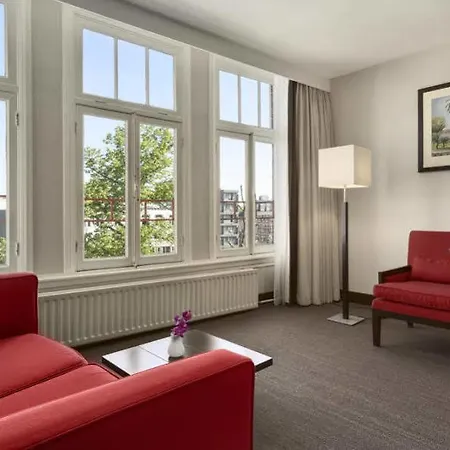 Hotel Nh Schiller 4*