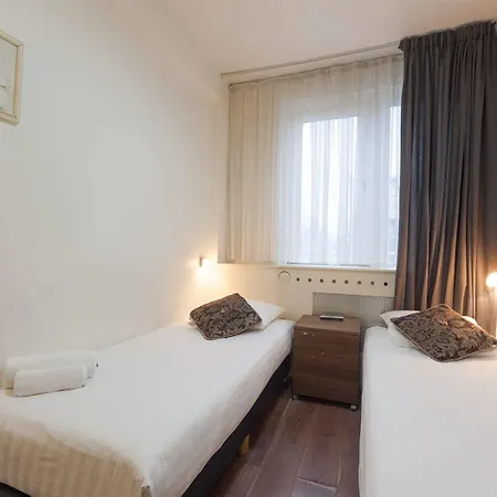 The Townhouse מלון 2*
