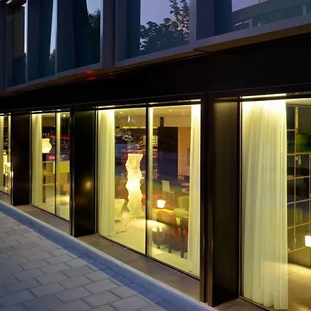 Hotel Citizenm South 4*