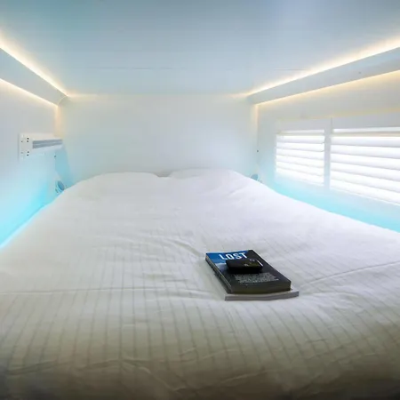 Отель Cityhub 4*