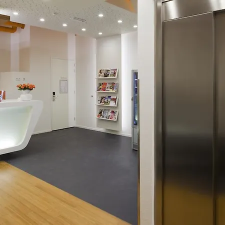 Easyhotel City Centre South Hotel