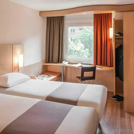 Hotel Ibis Centre Stopera 3*