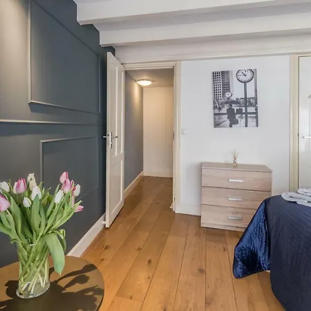 Dam Square Bed & Breakfast 3*