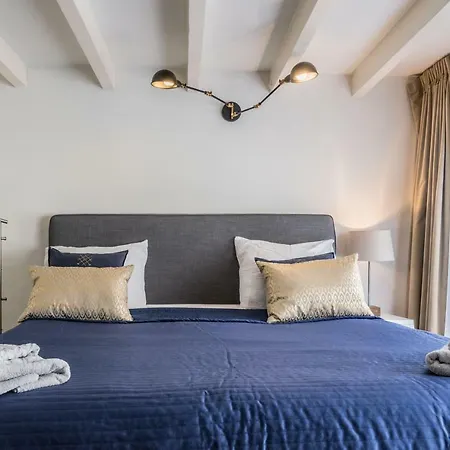 Dam Square Bed & Breakfast