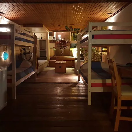 Beagle Family Houseboat * Amesterdão