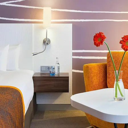 Holiday Inn Amsterdam Hotell 4*