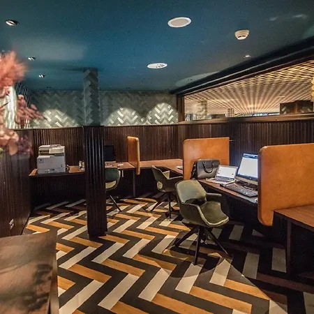Apollo Amsterdam, A Tribute Portfolio 4*