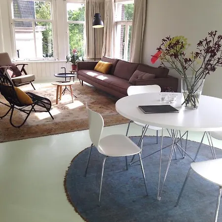 Miauw Suites, Canal View City Centre Bed & Breakfast