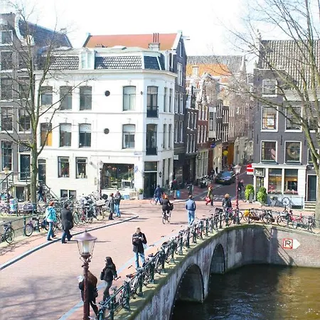 Miauw Suites, Canal View City Centre