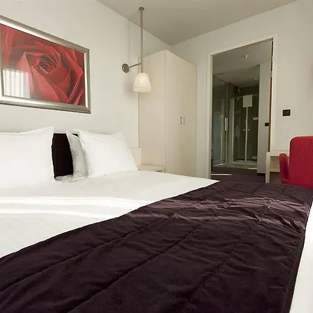 Westcord Art 4 Stars Hotel
