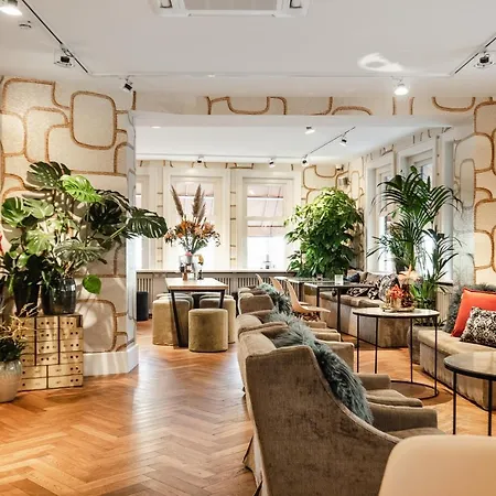 The Delphi - Townhouse 4*