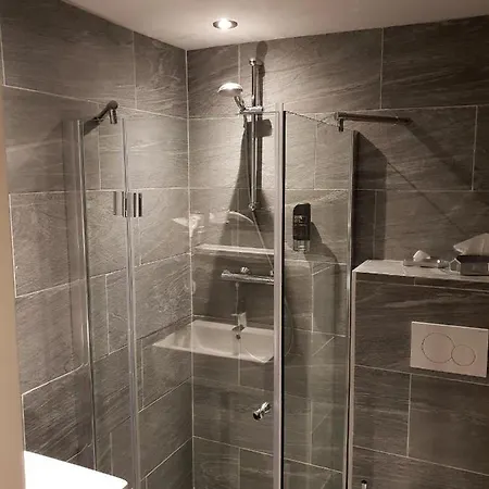 Hotel Manofa 2*